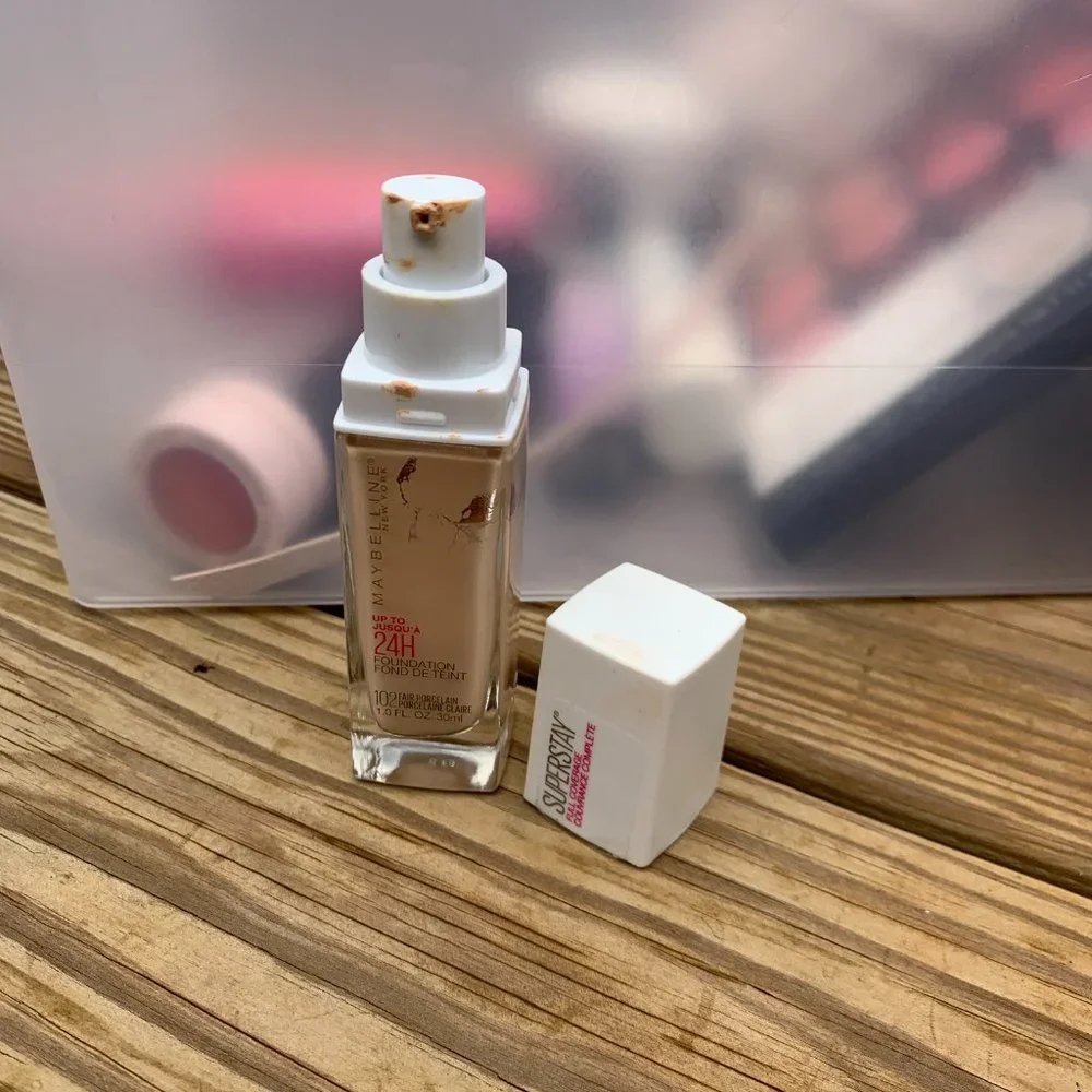 Maybelline Super Stay Full Coverage Foundation in Fair Porcelain